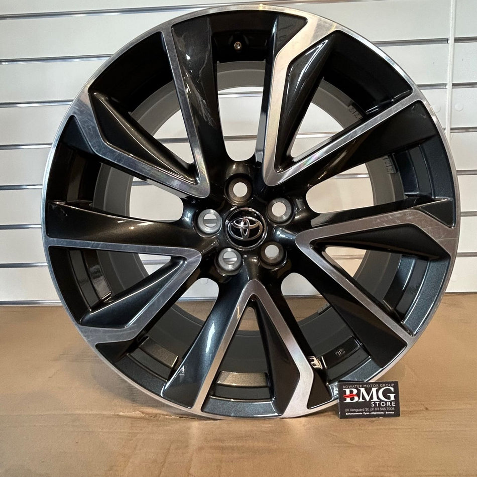 TOYOTA COROLLA OE Graphite Wheel  18x8 5x114.3  +40