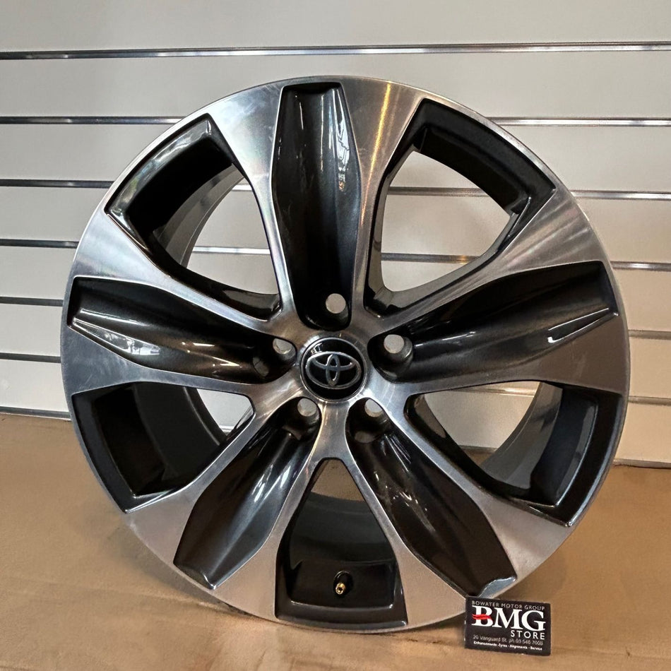 Toyota Highlander OE  18x8 5x114.3 +35 Graphite Polished Face Wheel
